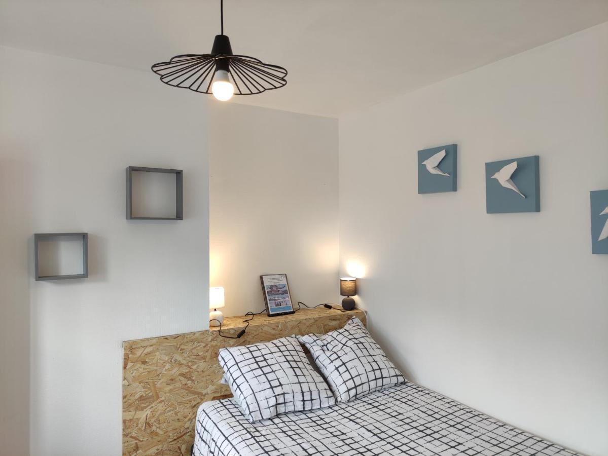 Les Lumieres Du Phare Apartment Calais Exterior photo
